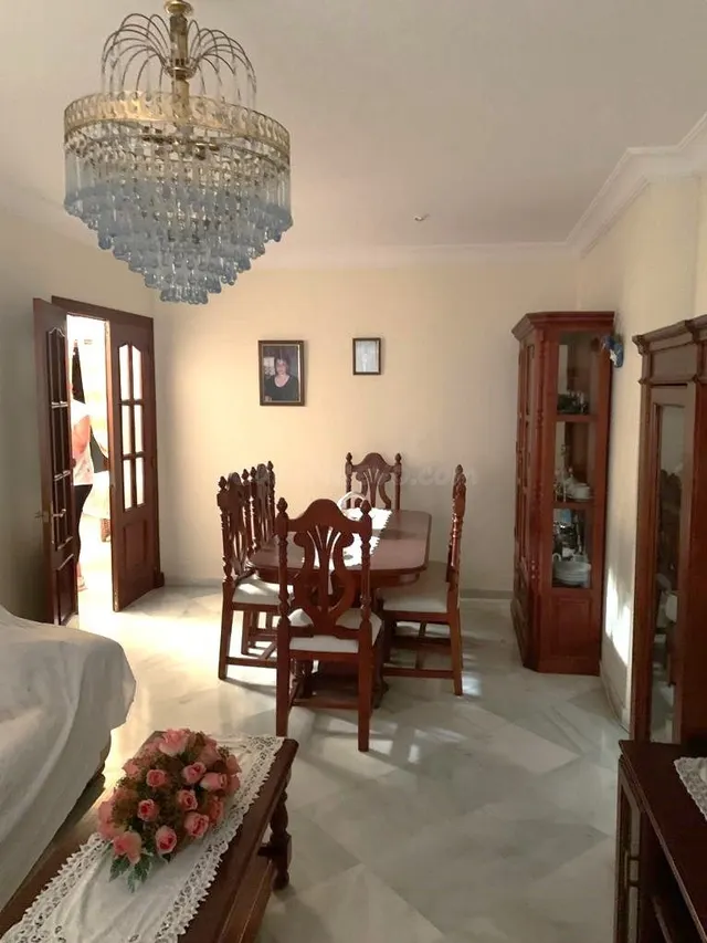 Gran casa con garajes y local comercial — 3