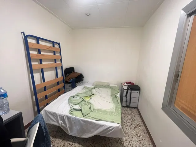 Amplio Apartamento con Terraza Privada en La Llàntia, Mataró — 10