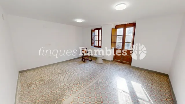 Casa de poble al centre de La Pobla de Claramunt amb molt potencial — 30