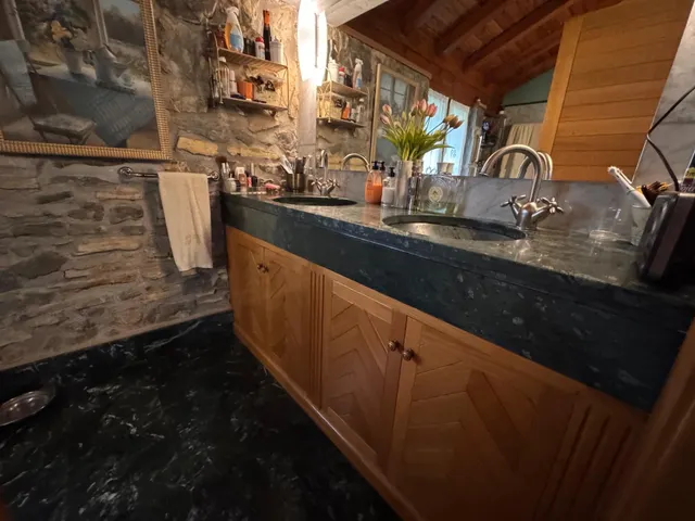 Exclusivo Chalet Reformado en Barrika con Vistas al Mar y Amplias Instalaciones — 13