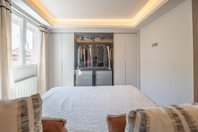 Impresionante Vivienda de Lujo con Diseño Moderno y Comodidades Exclusivas — 33