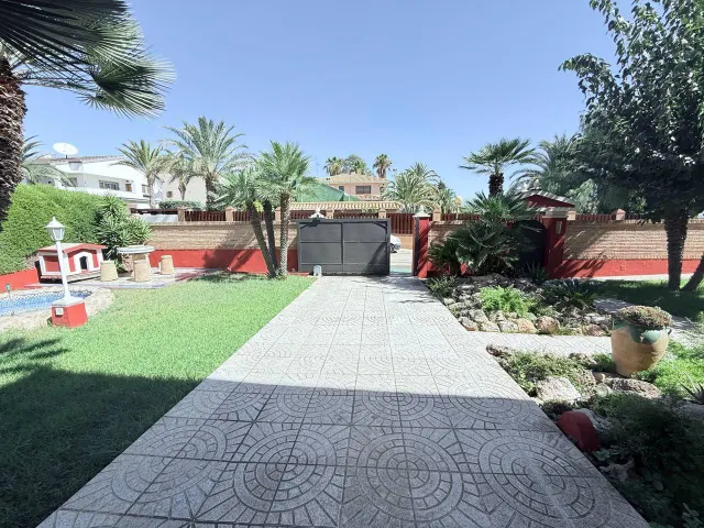 Espectacular chalet en Dehesa de Campoamor con piscina privada a 5 minutos andandoa la playa. — 20