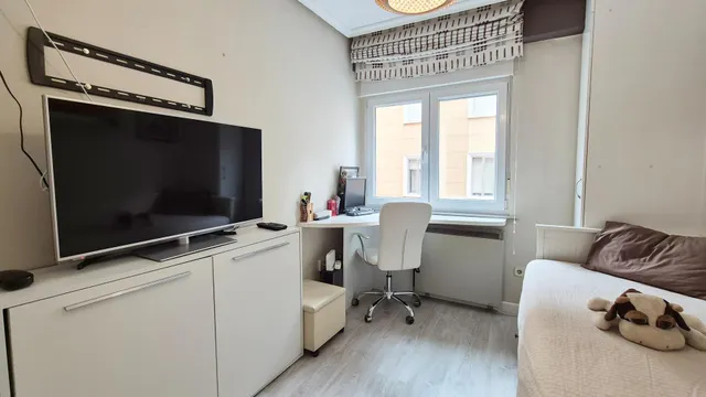 PISO VENTA SALAMANCA. Urbis te ofrece un piso reformado en venta en Garrido Sur, Salamanca. — 26