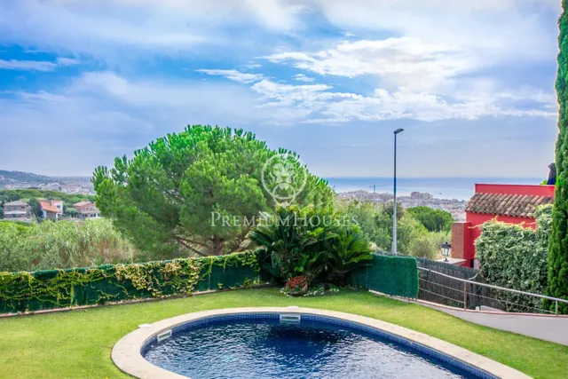 Preciosa casa de lujo en venta con vistas al mar y piscina en Calella — 40