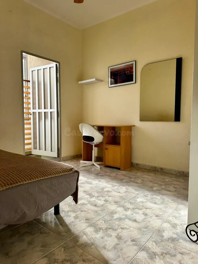 Oportunidad Única en València: Acogedor Piso de 3 habitaciones — 5