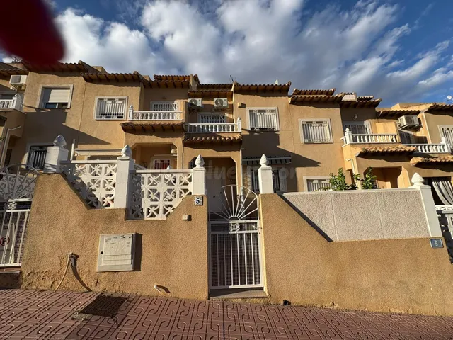 ADOSADO DE 2 habitaciones CON SOLARIUM PRIVADO EN ORIHUELA C - foto 2