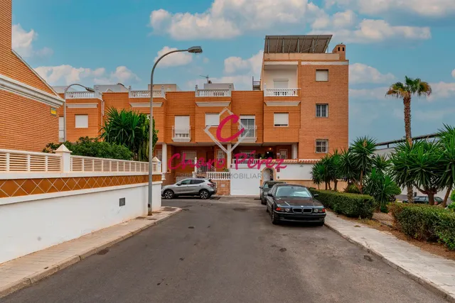 Vivienda en esquina lista para entrar a vivir en Aguadulce centro, zona Pedro Muñoz Seca. — 41