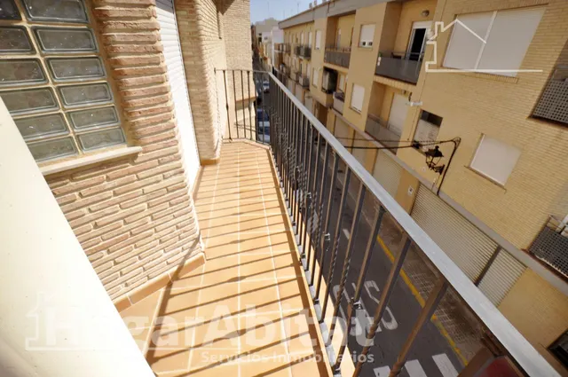 Casa seminueva con garaje, terraza y ascensor — 24