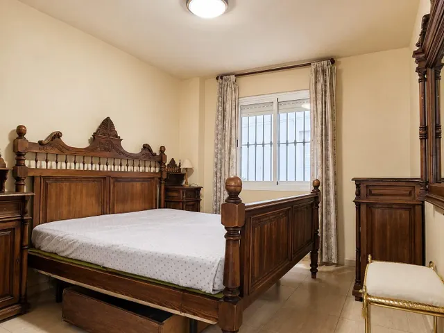 PISO DE 110 M2 CON TRES DORMITORIOS DOBLES Y TERRAZA EN EL CENTRO DE SAN PEDRO DE ALCÁNTARA — 6