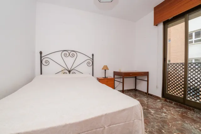 SE ALQUILA FANTÁSTICO PISO JUNTO A SAN JERÓNIMO — 16