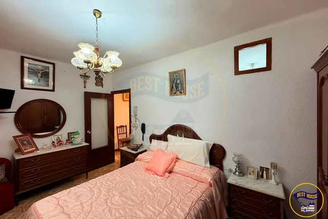 CASA INDEPENDIENTE EN VENTA EN ENGUIDANOS — 23