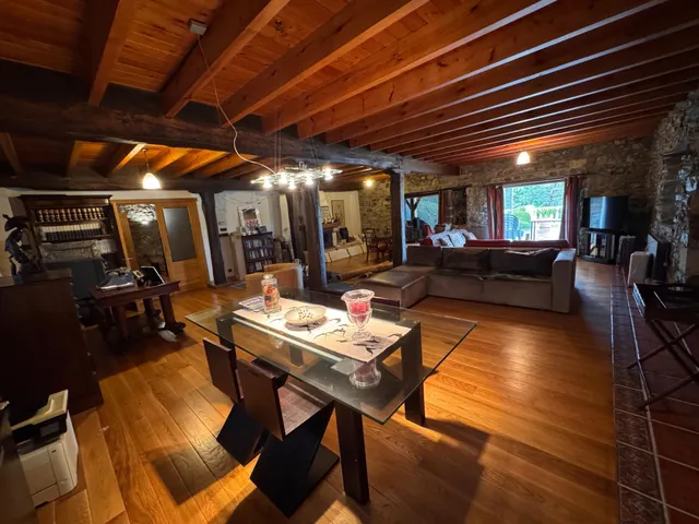 Exclusivo Chalet Reformado en Barrika con Vistas al Mar y Amplias Instalaciones — 32
