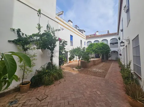 Dúplex de tres dormitorios con garaje en calle María Auxiliadora, San Lorenzo