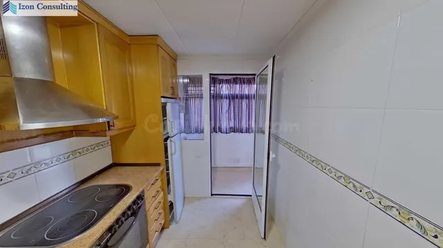 VIVIENDA DE 3 DORMITORIOS Y DOS BAÑOS CON GARAJE Y TRASTERO  - foto 2
