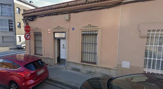 Se vende CASA OKUPADA en Calle S Sebastia De Nº 271 Sabadell