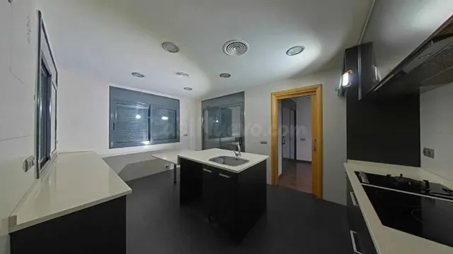 Gran casa con garaje y piscina - foto 2
