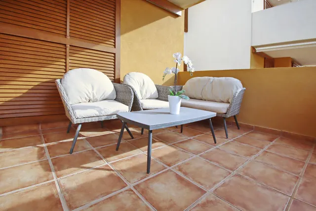Soleado apartamento con vistas a la piscina en La Entrada, Punta Prima, Costa Blanca — 32