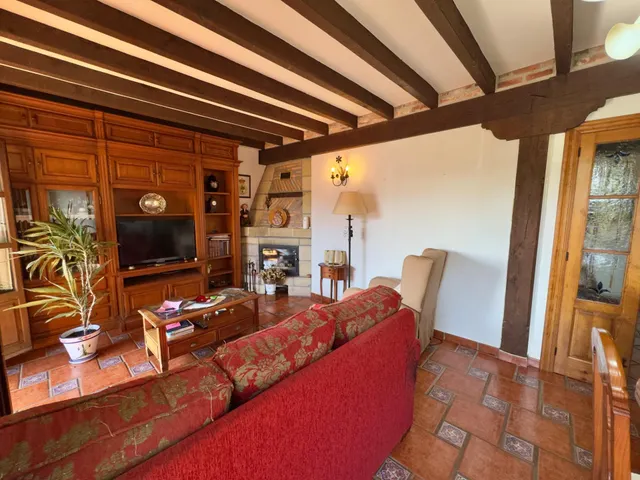 CASA CON JARDIN EN LIANDRES — 6