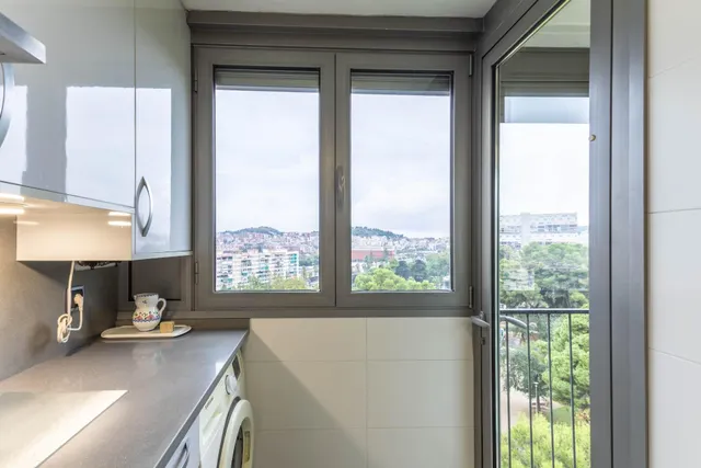 Agencia Inmobiliaria en Barcelona. Piso en venta en Montbau — 12