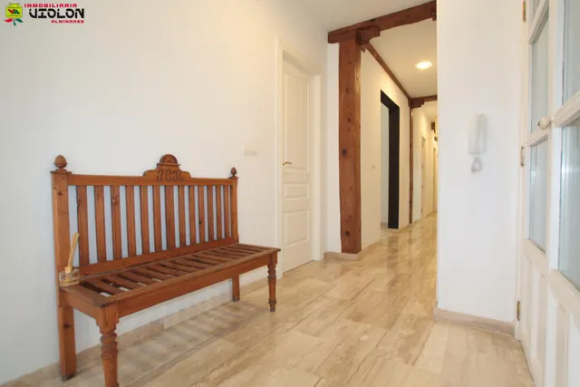 Amplias oficinas en Plaza Bib-Rambla — 10