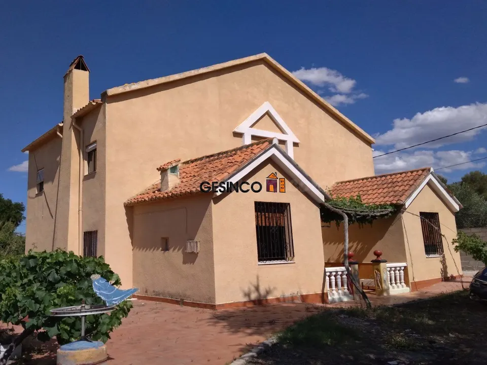 CHALET EN VENTA EN ONTINYENT - ZONA LA FAROLA