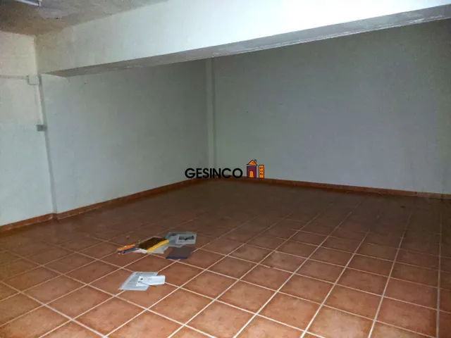 LOCAL EN BUEN ESTADO — 7