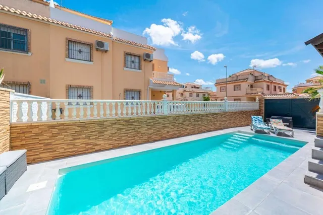Casa 3 habitaciones 71m² en venta - Doña Pepa — 2