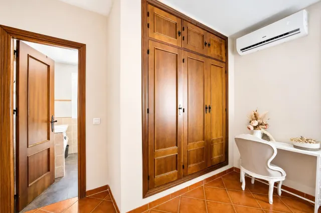 Chalet ideal para vivir todo el año, en la entrada de Chiclana. — 40