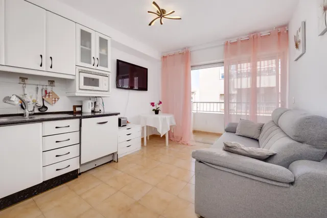 GRAN APARTAMENTO EN TORREVIEJA: 2 HAB, 1 BAÑO — 11