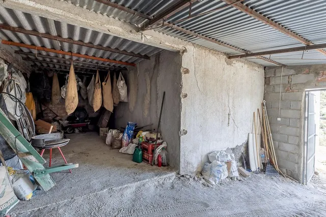 Casa rural en término de Montefrío. — 24