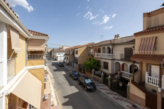 FANTASTICA CASA ADOSADA EN MARACENA — 21