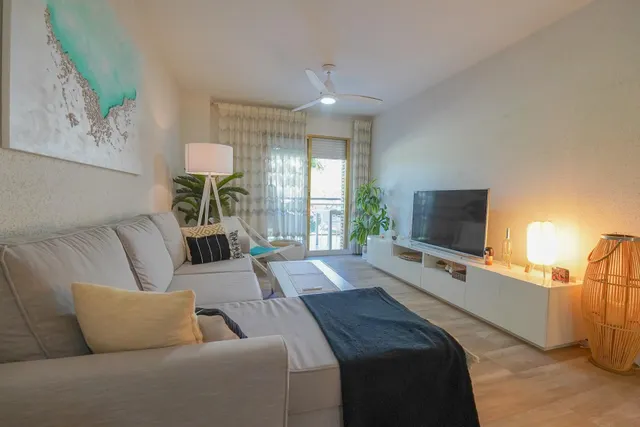 Piso reformado en Cambrils con piscina y parking incluido — 23