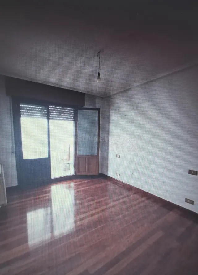 PISO CÉNTRICO EN VENTA EN MEDINA DE POMAR – CERCA DE LA PLAZ - foto 5