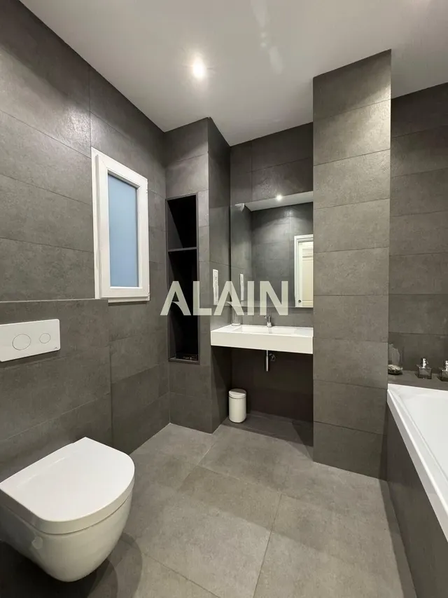PISO EN VENTA EN LA ZONA DEL ENSANCHE EN VALECIA. — 13
