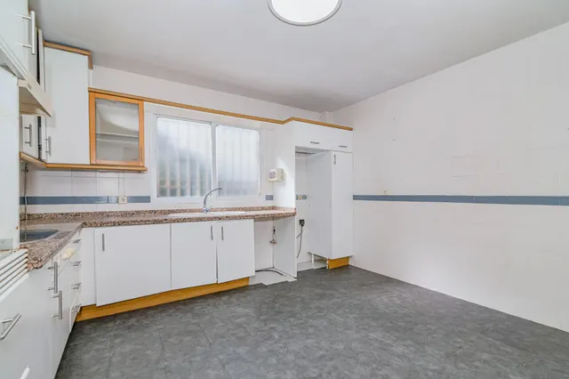 Chalet independiente en esquina en una zona muy buena de Huétor Vega — 16
