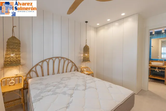 ¡exclusivo apartamento en primera linea de playa con reforma integral de alta gama! — 19