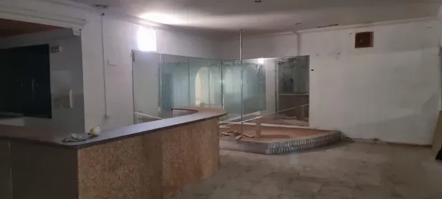Edificio con piscina — 43