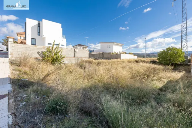 TERRENO A LA VENTA EN PELIGROS — 2