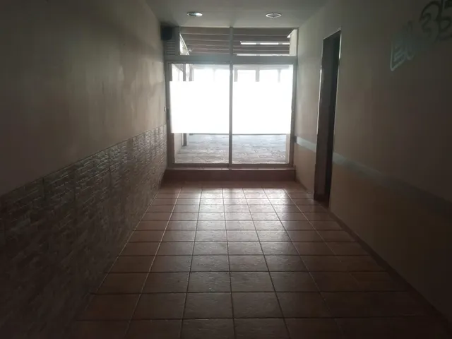 CASA OKUPADA C/CERDANYOLA SABADELL — 12