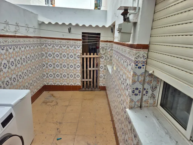 Bajo de 90 m2 con 4 dormitorios, patio y cuartillo en zona tranquila de Ayamonte — 12