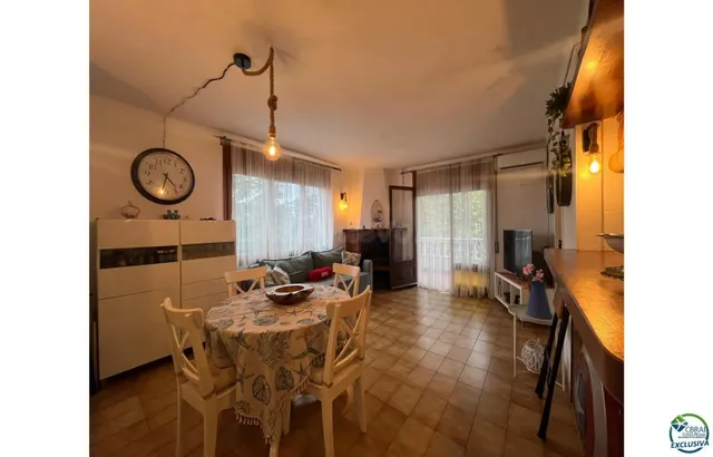 Piso en venta en zona comercial de Empuriabrava - foto 5
