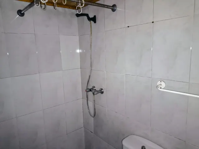 Se alquila Local de 100 metros cuadrados en c/Gran Vía, Carballo — 14