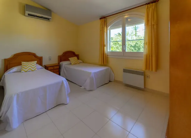 Magnifica villa de 347m2, situada a 1ª línea de mar — 14