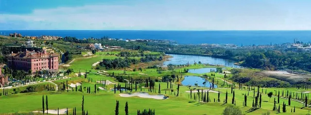 Terreno exclusivo Costa del Sol con vistas al mar y golf en Benahavís — 2