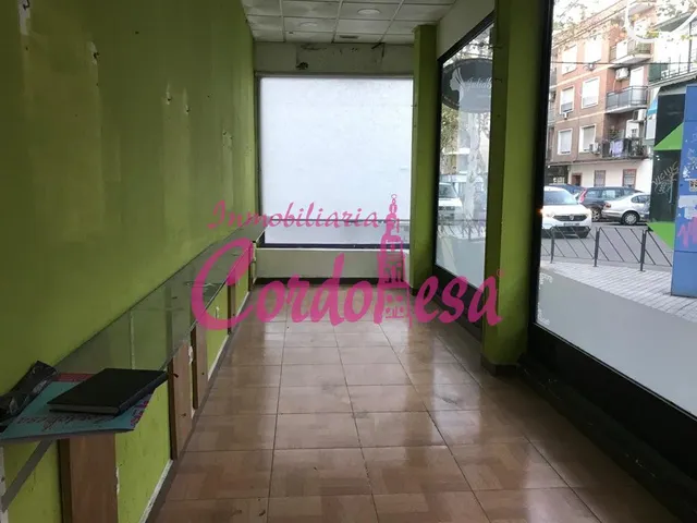 LOCAL COMERCIAL ESQUINA EN ALMOGÁVARES — 3