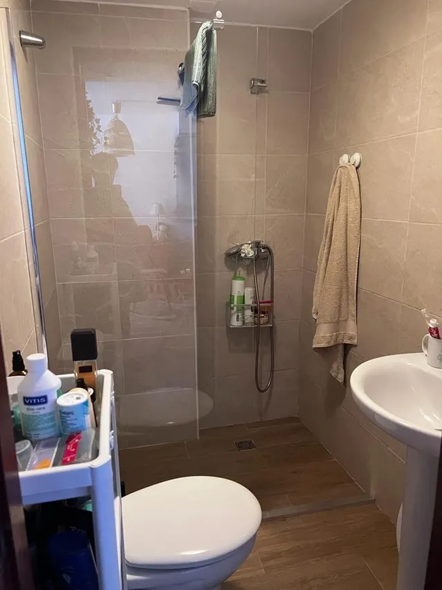 Amplio adosado totalmente reformado con Apartamento independiente. — 38