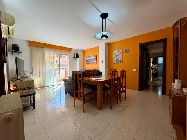 Excelente piso de 4 habitaciones con terraza, plaza de garaj - foto 4