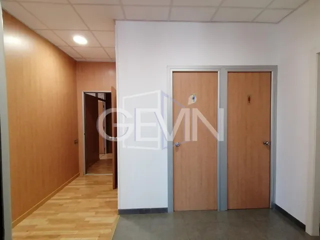Oficina en alquiler en Santa Perpetua de Mogoda en Poligono Urbasa — 11