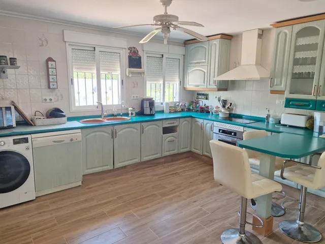 Exclusiva villa en Oliva Nova, Costa Blanca — 11