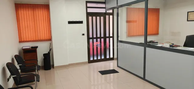 BAJO COMERCIAL ZONA EL RAVAL — 2